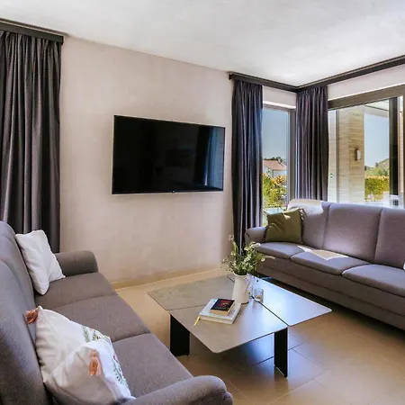 Holiday home Mima